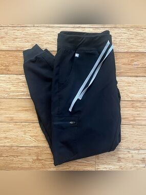 FIGS ZAMORA Scrubs Black/Medium